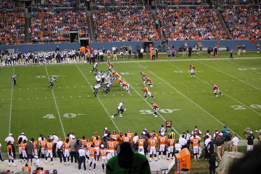 Russell Wilson booed before Broncos-Seahawks game on MNF